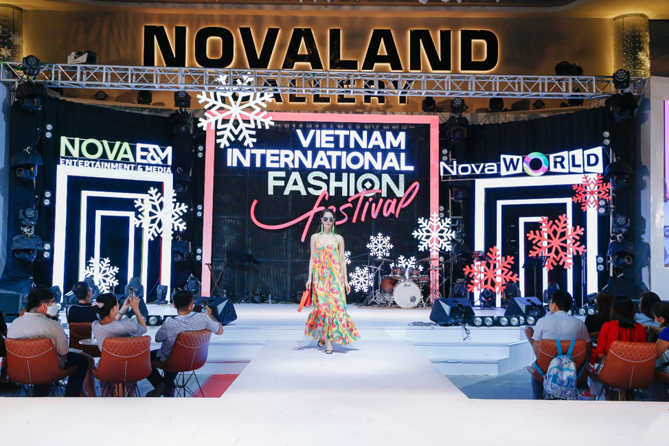 Lễ hội thời trang quốc tế Việt Nam VIFF tại Novaland Gallery: Đại tiệc âm nhạc và thời trang