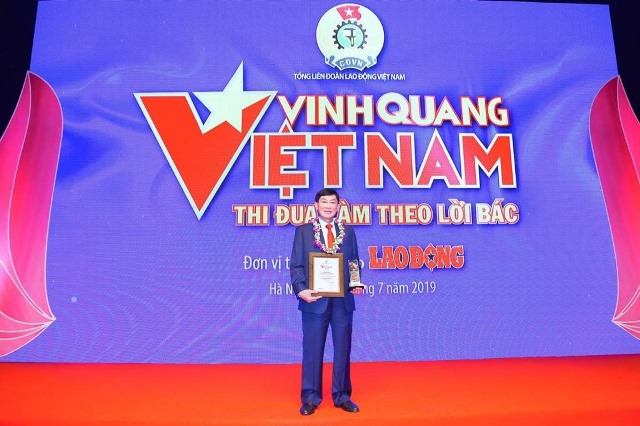 Doanh nhân Johnathan Hạnh Nguyễn nhận Giải thưởng 