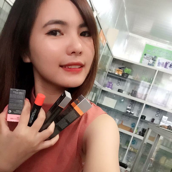 Nguyễn Thị Yến – cô dược sĩ làm giàu bằng mỹ phẩm uy tín SkinAZ