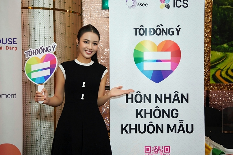 Á hậu Thủy Tiên: Xã hội cần quan tâm tới sức khỏe và quyền hạnh phúc của cộng đồng LGBTIQ+