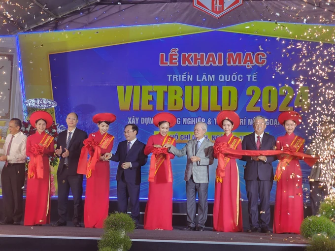 Gần 300 doanh nghiệp tham gia Triển lãm quốc tế Vietbuild