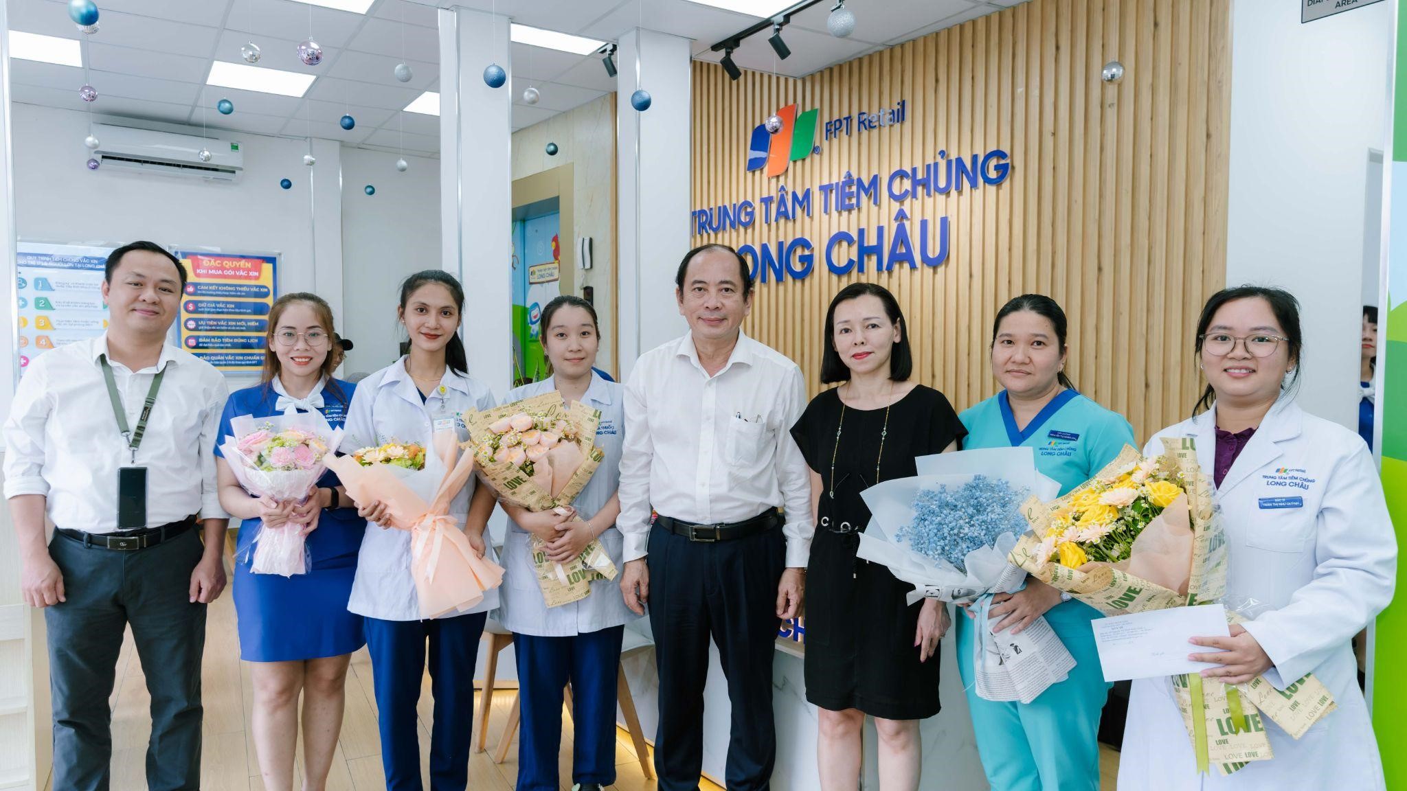 Trung tâm tiêm chủng FPT Long Châu kịp thời sơ cứu cho bệnh nhân cao tuổi bị đột quỵ