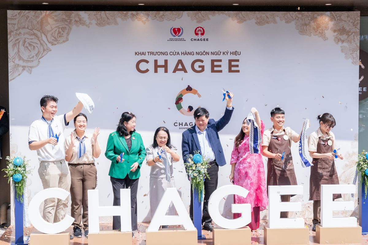 CHAGEE chính thức mở cửa hàng Ngôn ngữ Ký hiệu đầu tiên ở Việt Nam