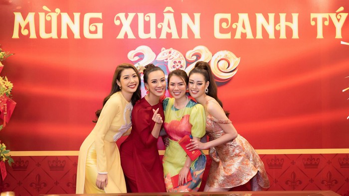 Hoa hậu Khánh Vân, Á hậu Kim Duyên, Thúy Vân rạng rỡ chào năm mới 2020