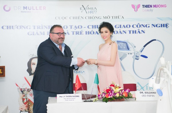 Hoa hậu Lý Thiên Nương quyến rũ như nữ thần ký kết độc quyền công nghệ giảm béo từ Ý