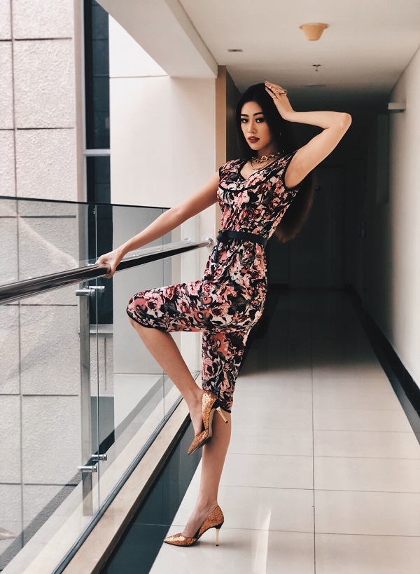 Hoa hậu Khánh Vân cực chất trong bộ đồ chất liệu thun lạnh không hề đắt tiền