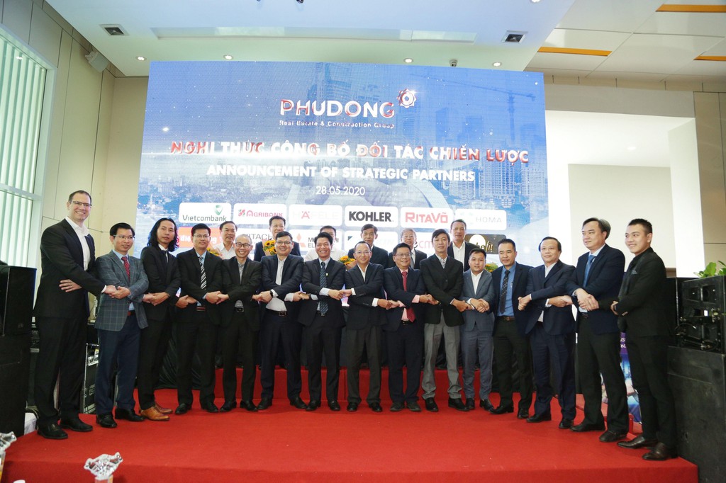Phú Đông Group ký kết hợp tác chiến lược với 15 doanh nghiệp hàng đầu
