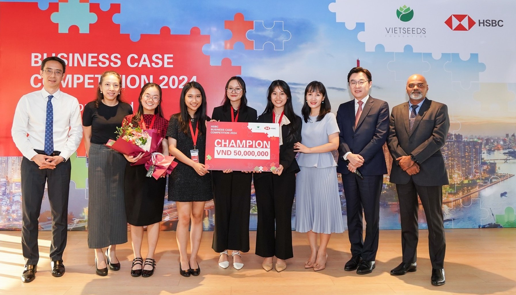 Sinh viên trường đại học VINUNIVERSITY thẳng tiến đến Hồng Kông tham gia cuộc thi giải quyết tình huống kinh doanh HSBC khu vực Châu Á - Thái Bình Dương
